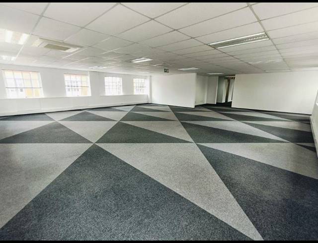 BUSINESS PROPERTY TO RENT IN BRYANSTON